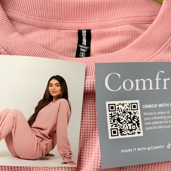 Comfrt Tops - Comfrt Women's Pink Crewneck Sweatshirt